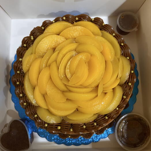 Chocoflan sweet round dulce de leche y melocoton