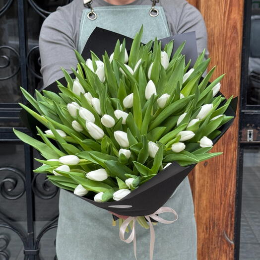 Lady in White - Ramo de 51 tulipanes