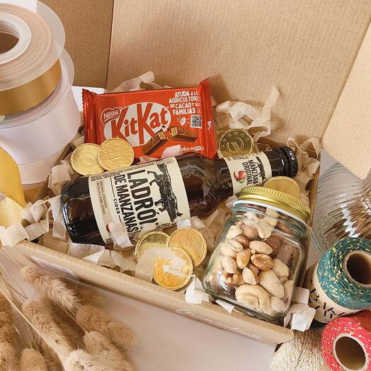 Caja Regalo Sidra Botellin Delicia – Pack Gourmet con Sidra, Frutos Secos y Kit Kat