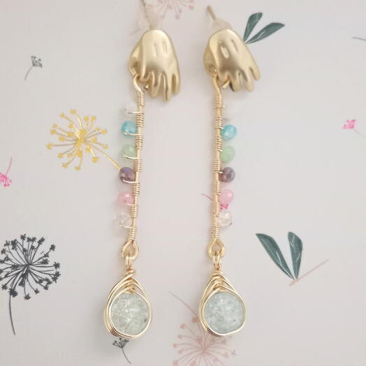 Aretes "Mano Milagrosa"