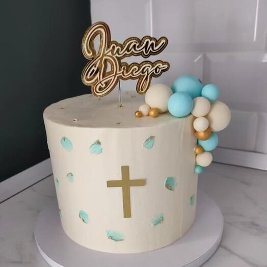 Tarta Bautizo Blanca con Cruz Dorada y Burbujas Azul Pastel