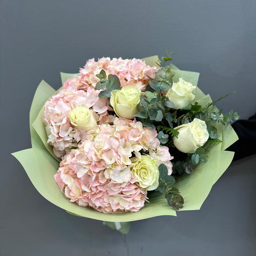 Bouquet with hydrangeas and roses
