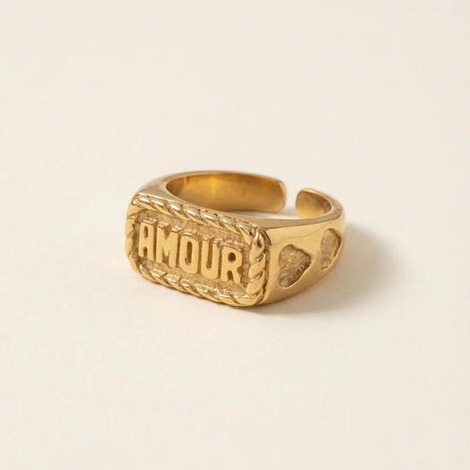 AMOUR ring