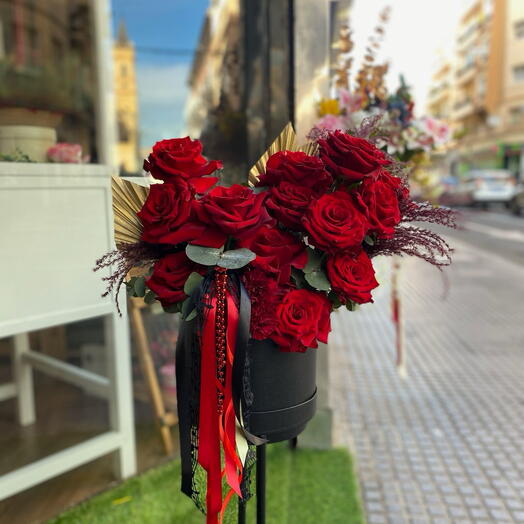 Ramo de rosas francesas en caja redonda M