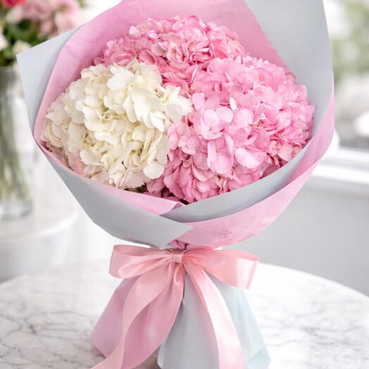 Ramo mediano de hortensias