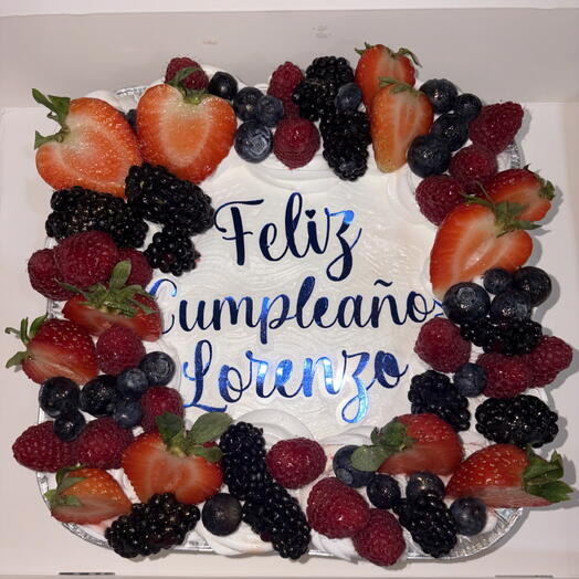 Tres Leches merengue italiano y frutos rojos (Cuadrado
9x9 pulgadas)