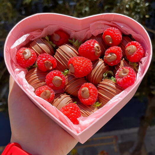 Fresas y Frambuesas con chocolate con leche M