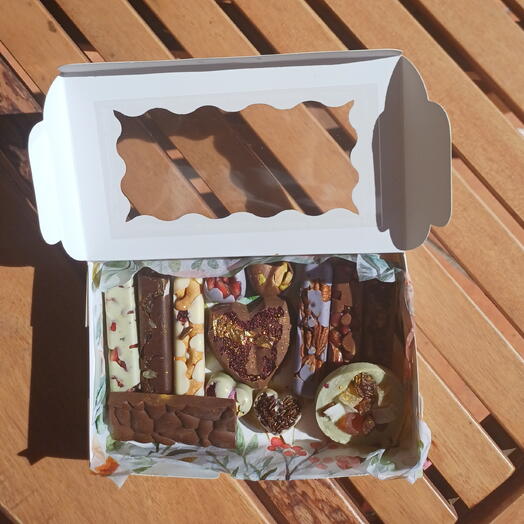 Caja gurmet de chocolates artesanales "Te amo"
Edicion especial