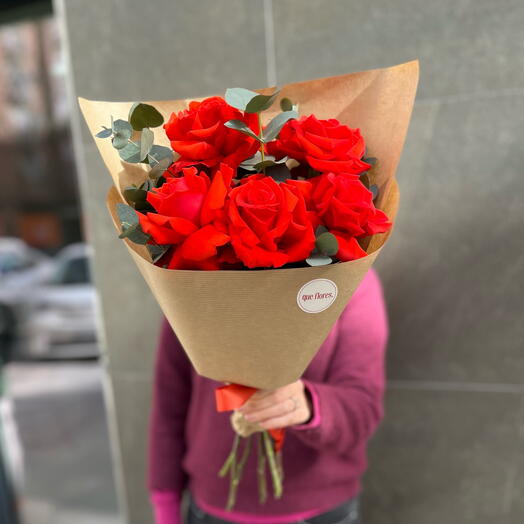 5 rosas rojas grandes