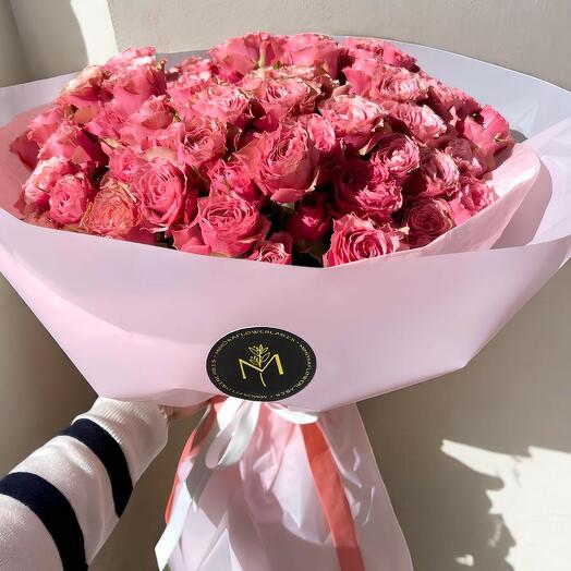 Ramo de rosas ramificadas