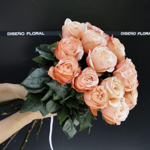 Ramo de 17 Rosas Kahala ARAIK GALSTYAN