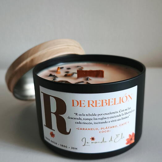 Vela aromatica R de Rebelion 180g