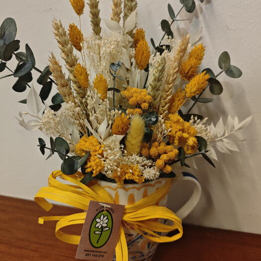 Taza flor seca amarilla