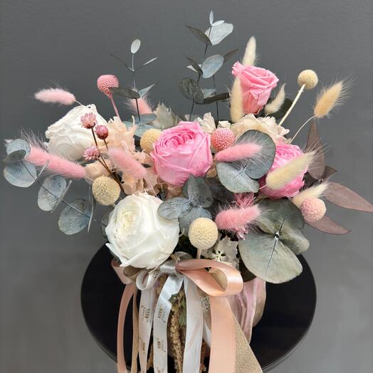 Centro de flores preservados