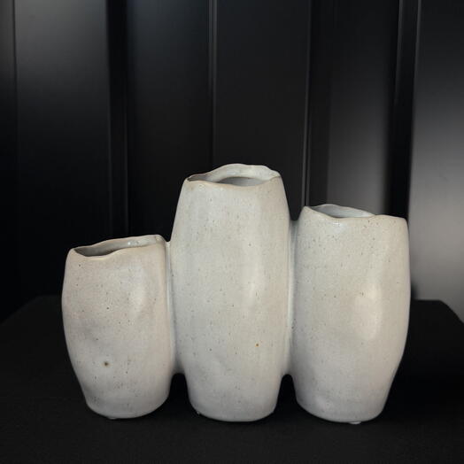 3 jarrones de cerámica color crema