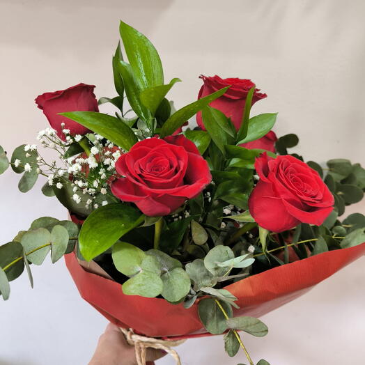 Букет из 5 красных роз "Классика"