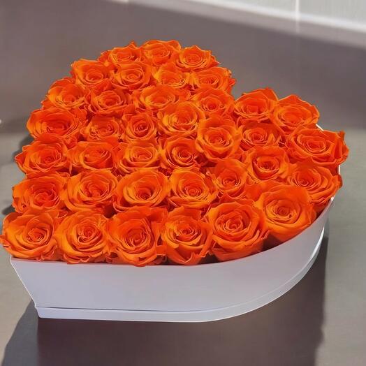 Caja de Rosas Naranjas en Forma de Corazon – 40 Rosas