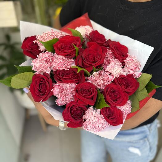 Ramo De Rosas Rojas Y Claveles Rosados