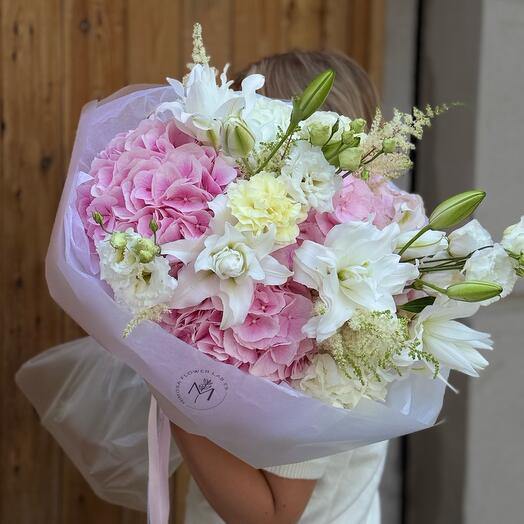 Ramo de ternura de rosa y lirio