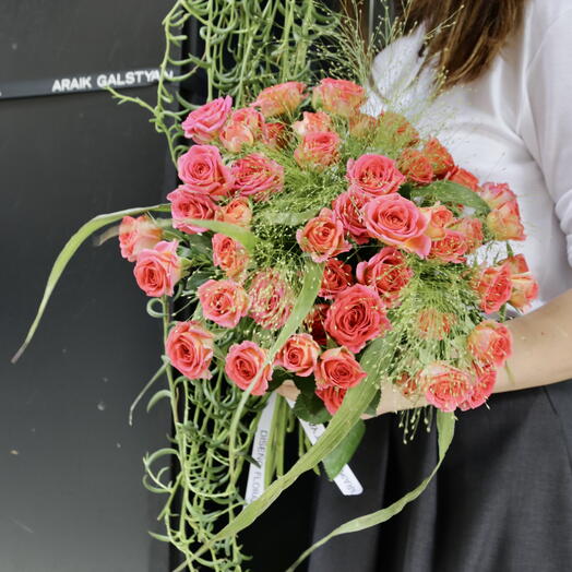 Ramo de 11 Rosas Chimo ARAIK GALSTYAN