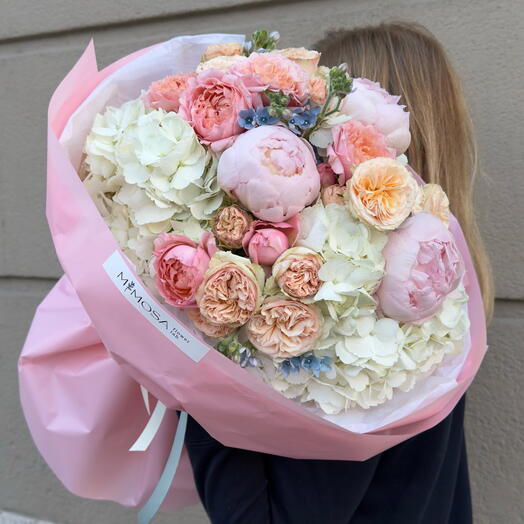 Romantic bloom bouquet