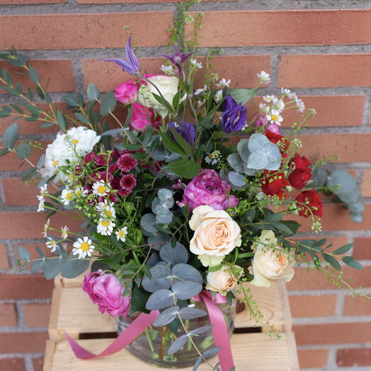 Ramo primaveral en jarron