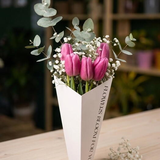 Arreglo floral tulipanes