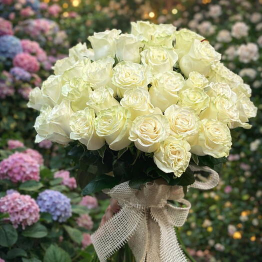 Ramo 50 rosas blancas