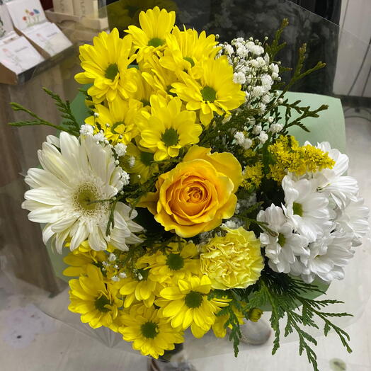 Ramo Variado amarillo y blanco
