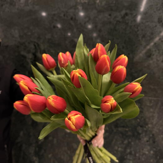 Ramo con 19 tulipanes