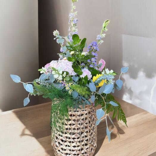 Cesto mediano con flores