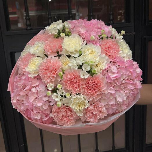 Ramo de Hortensias y Claveles Rosas