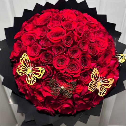 Ramo rojo con mariposas