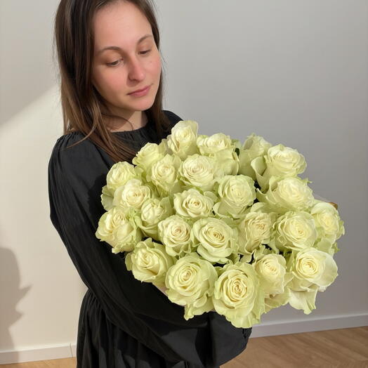 Ramo Pure Love de San Valentin con Rosas Blancas