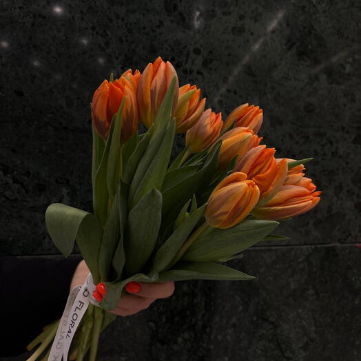 Ramo con tulipan Nara y