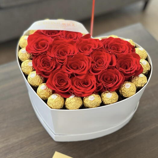 Corazon de rosas y chocolates Ferrero