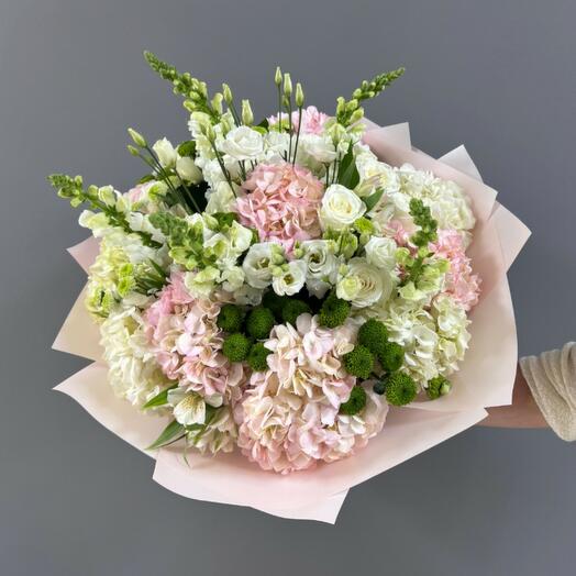 Concentracion de Flores – Ramo elegante con hortensias, eustomas y crisantemos