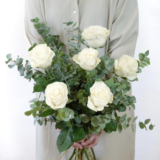 Ramo 6 Rosas blancas de tallo largo