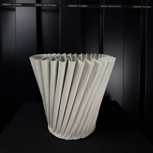 Maceta d27 metal blanca mate con relieve ondulado de ARAIK GALSTYAN