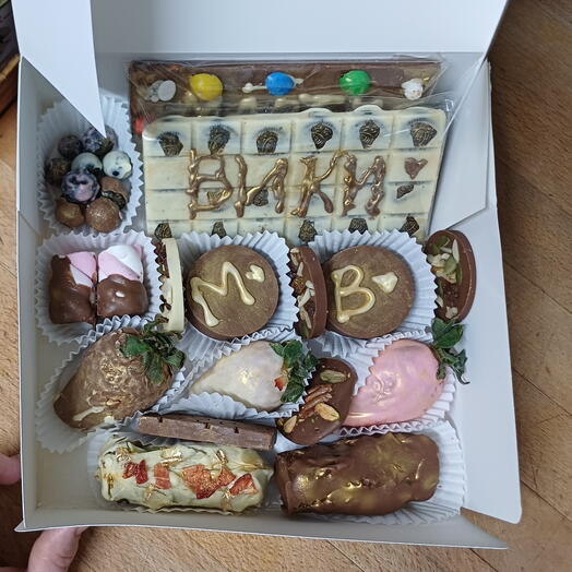 Caja surtido de dulces de chocolate artesanal