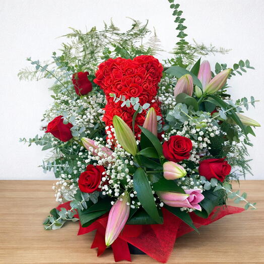 Цветочная композиция из 5 роз и 1 медвежонка Тедди