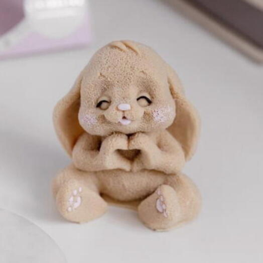 Подарок - фигурка зайчика из бельгийского молочного шоколада.