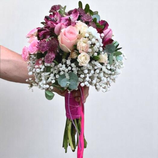 pink bridal bouquet