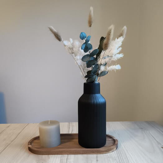 Centro decorativo con flores preservadas, jarron negro y vela | Regalo elegante