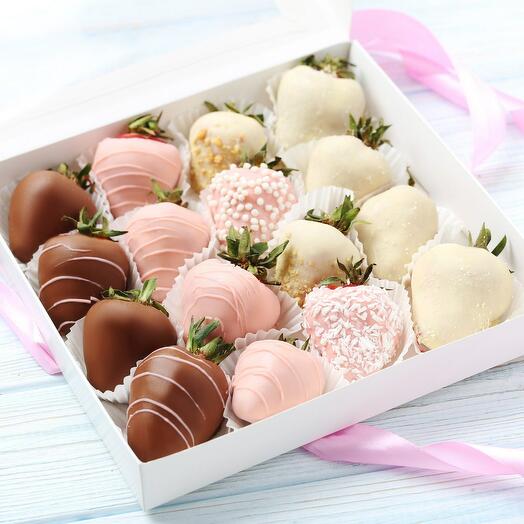 Fresas con chocolate blanco y con leche