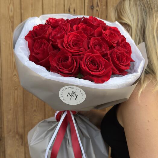 15 rosas rojas clásicas