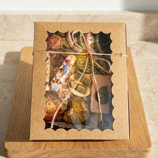 Caja de surtidos de dulces artesanales con chocolate belga