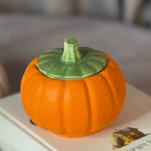 Vela de soja en forma de calabaza