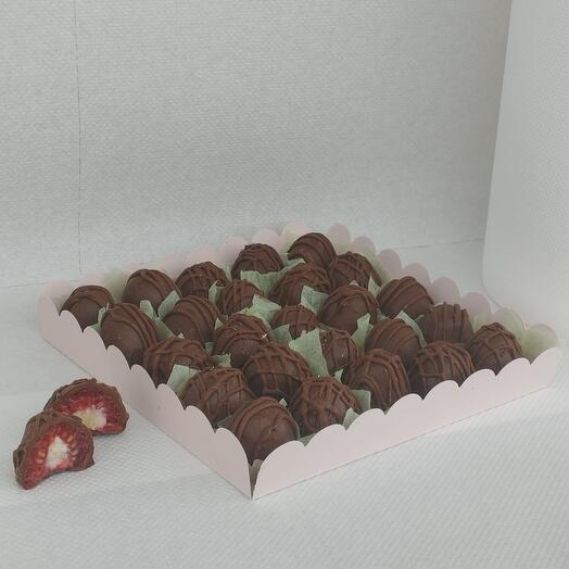 Caja de frambuesas con centro de coco – 25 unidades