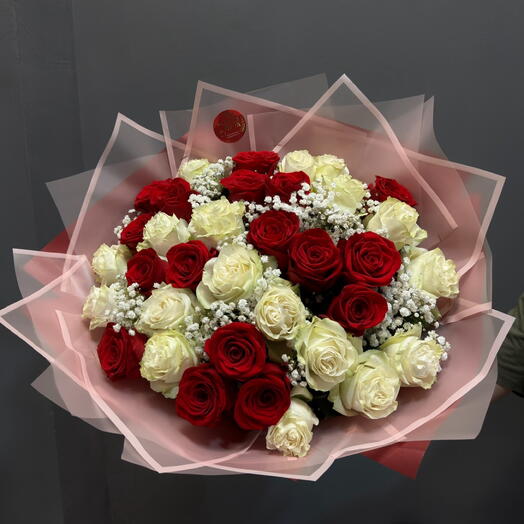 35 white and red roses